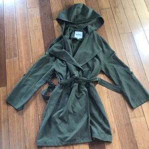 BB DAKOTA new without tags light trench